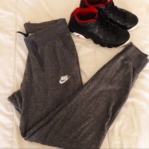 Women’s Nike Fleece Trackpants